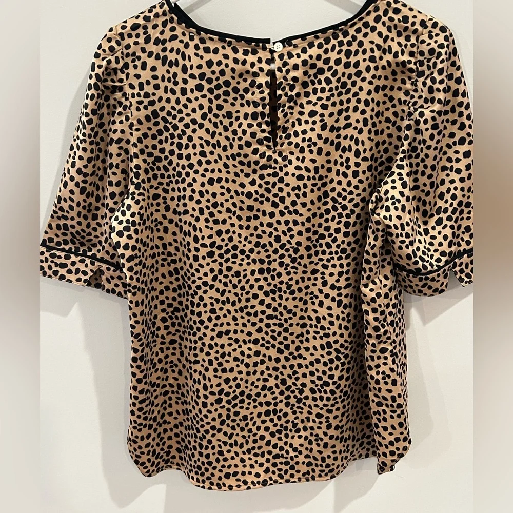 Dotted Puff Sleeve Top - Picture 3 of 3